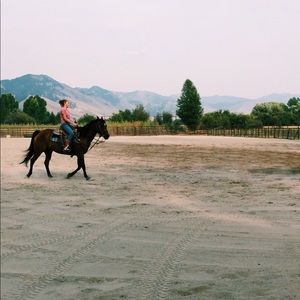 Meet your Posher, Ella